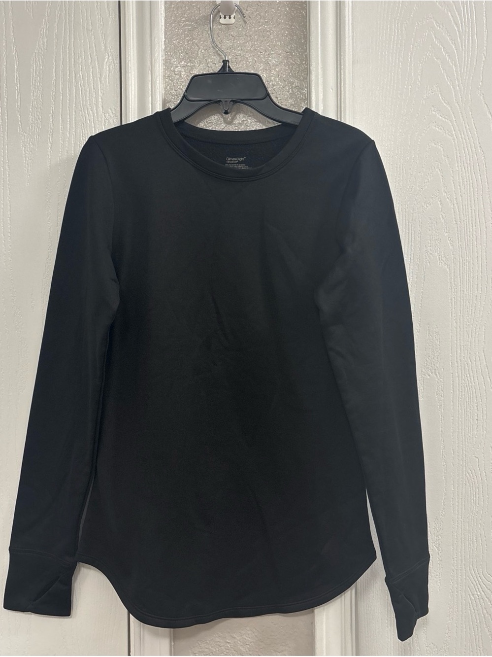 Classic Black Long-Sleeve Crewneck Tee - Unbranded